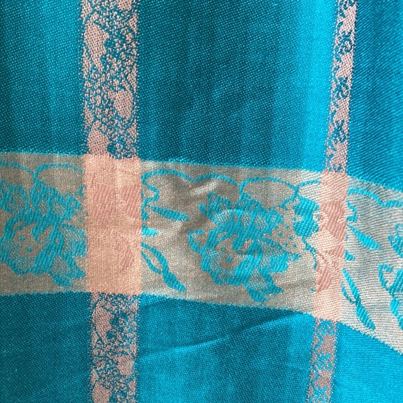 NEW Beautiful Turquoise design scarf with fringes - Picture 3 of 6